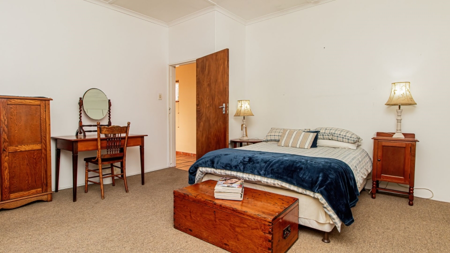 5 Bedroom Property for Sale in The Island Western Cape